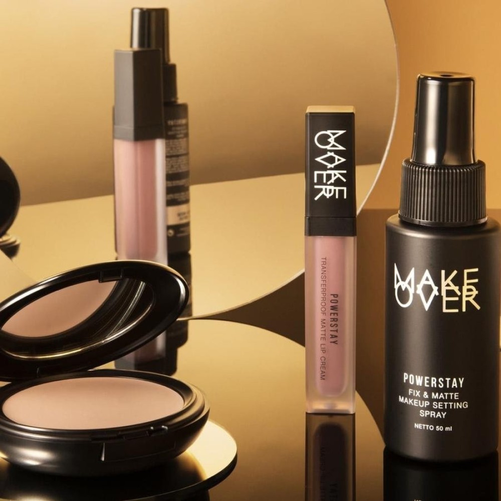 
                                                            Set Makeup Lengkap Makeover dengan Cushion - Kosmetik